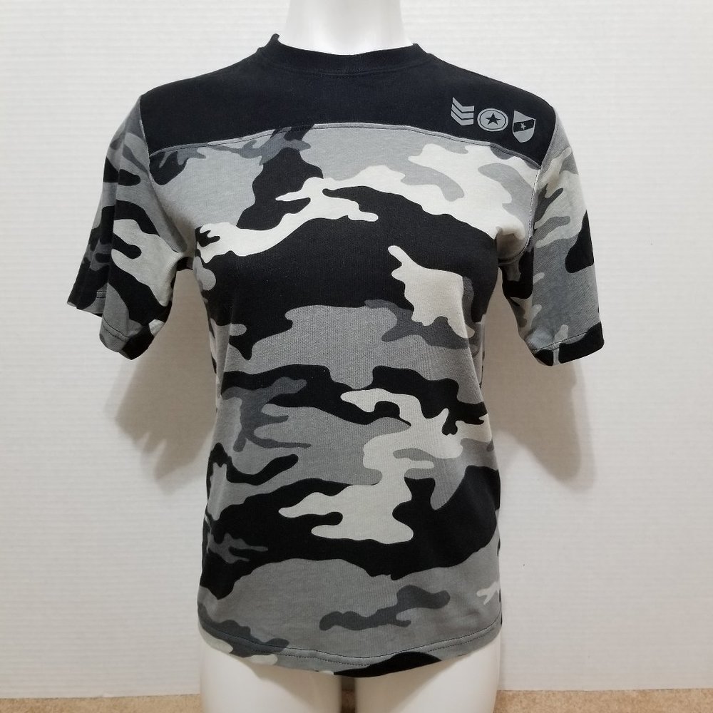 Simply Basic shirt 12/14 military insignia camo army Y2K early 2000's VINTAGE